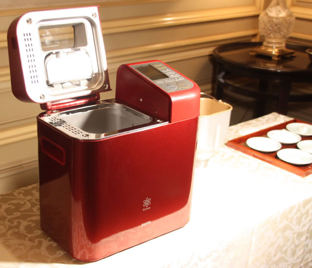 This Clever Little Gadget Makes Sandwiches That Are 'Better Than