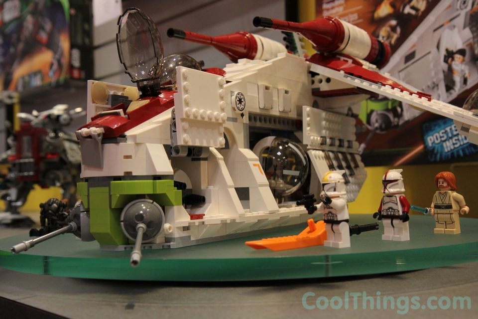 LEGO Star Wars Republic Gunship 75021 Pics