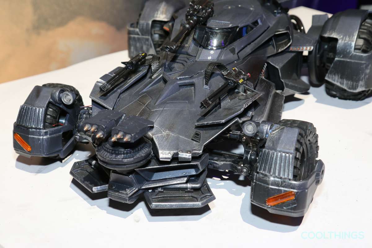 Justice league sales batmobile rc