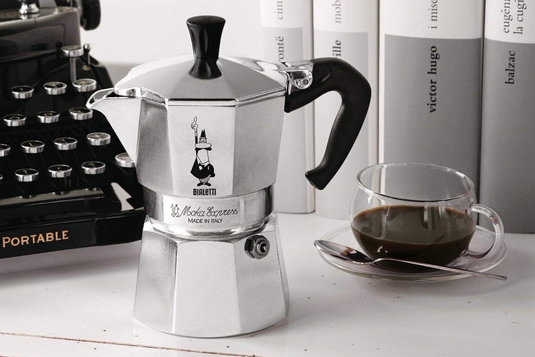 https://www.coolthings.com/wp-content/uploads/2019/03/021-bialetti-moka-express.jpg