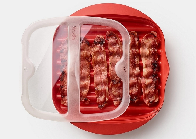 https://www.coolthings.com/wp-content/uploads/2021/08/cool-bacon-kitchen-products-06.jpg