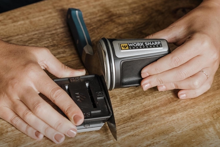 HOW TO SHARPEN your knife with the HONE Rolling Knife Sharpener